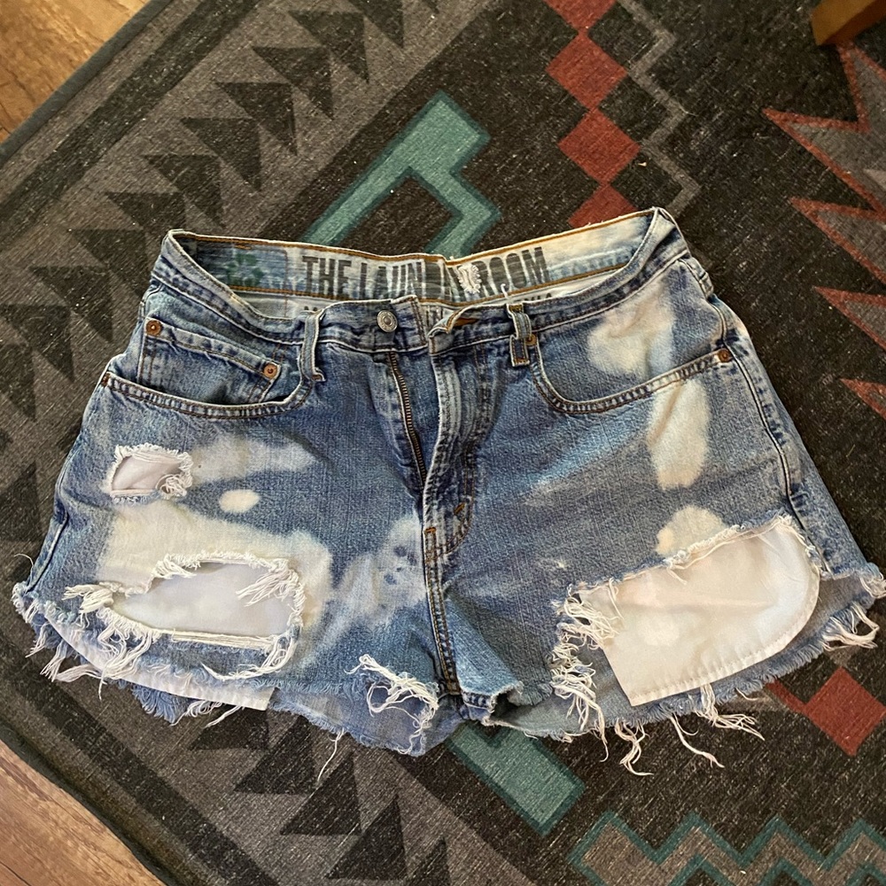 Levi distressed jean shorts